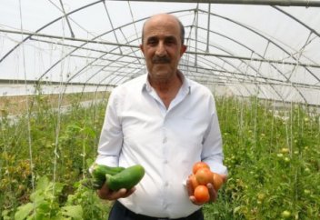 Пожилой мусульманин десять лет кормит нуждающихся