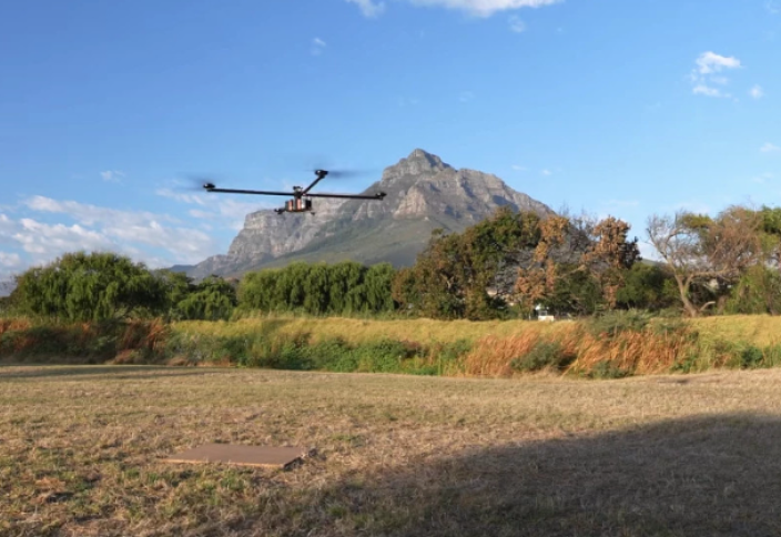 Әлемдегі энергияны ең аз тұтынатын дрон әуеде 3,5 сағат қалықтай алады (видео)