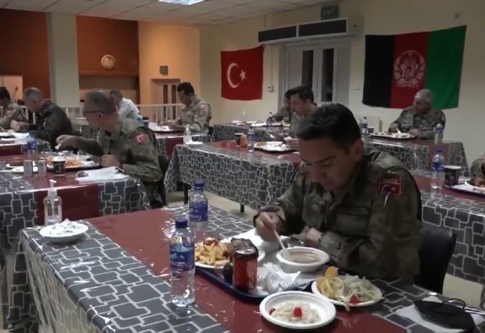 Түркияның әскери базаларындағы ауызашар (видео)