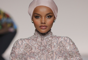 Шариғи сән әлемі: хижабпен модел бизнесін бағындыру