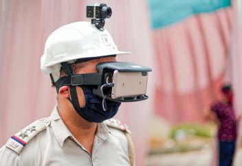 «Третий глаз»Как система тотальной слежки доводит офисных сотрудников до самоубийства