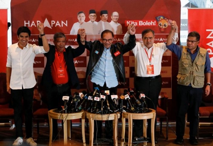Анвар Ибрагим стал новым премьер-министром Малайзии