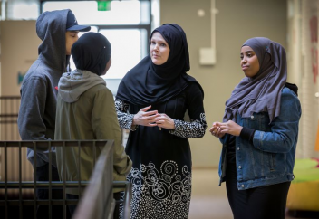 Мұсылмандарға теріс көзқарас теңсіздікті тудыруда