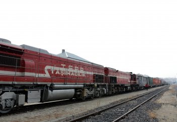 Разные: Первый грузовой поезд из Стамбула прибыл в Китай