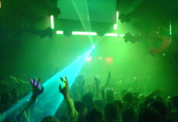 Түнгі клубтарда уағыз айтуға ресми рұқсат берілді