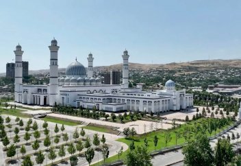 Душанбеде ашылған үлкен мешіттің бейнекөрінісі