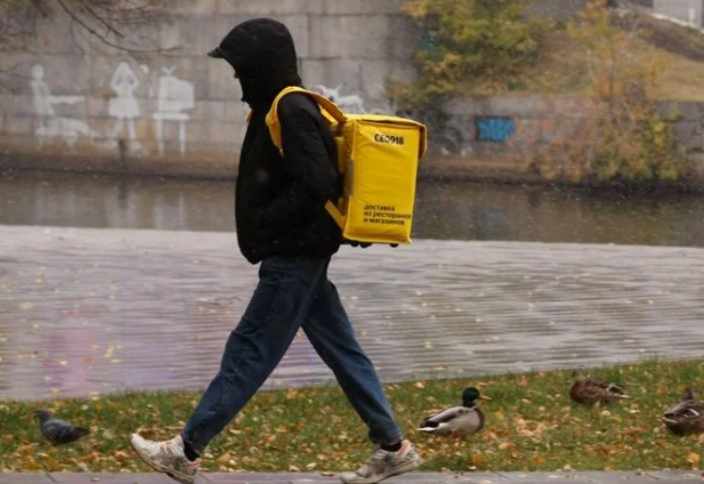 Ресейдегі мұсылман курьерлерге алкоголь мен шошқа етін тасымалдауға тыйым салынды