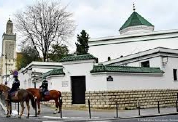 Еуропалық елде шетелден білім алған имамдар қызметіне тыйым салынды