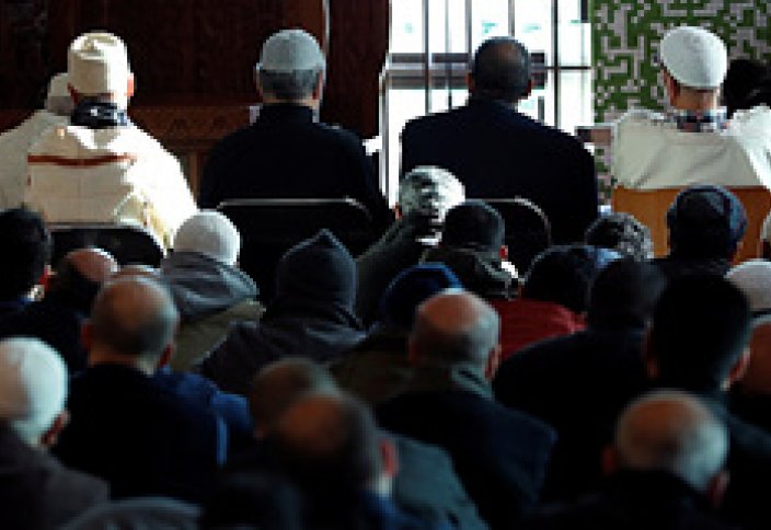 Из источников на западных "манерах": Названы последствия бесконтрольной "исламизации" Европы