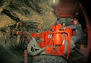 Добыча Урана. Самая СТРАШНАЯ РАБОТА на планете (видео)