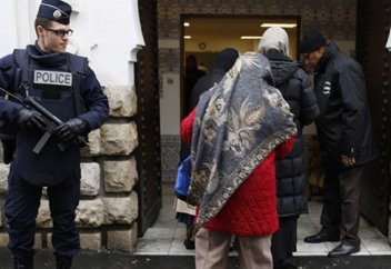 Францияда бір аптаның ішінде мұсылмандарға 50-ден аса шабуыл жасалған