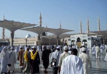 Пайғамбар (с.ғ.с.) мешітінің имамына шабуыл жасалды