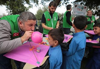 Турецкая IHH оказала помощь свыше 20 тыс. учащимся за рубежом