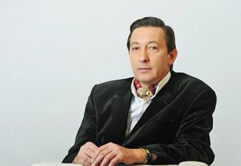 Шығыстанушының жауабы: Қытайдағы дүрбелең кім үшін қажет?