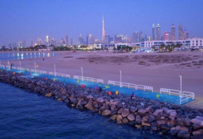 В Дубае открыли библиотеку на пляже