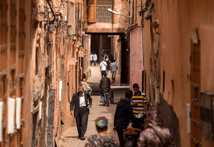 Доклад: Марокканская молодежь сталкивается с растущими угрозами самоубийств, наркотиков и нелегальной миграции