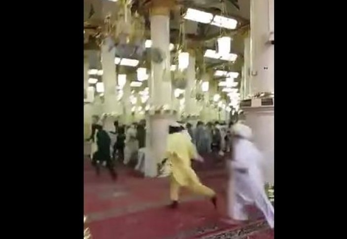 Массовое бегство из мечети Пророка разъяснили власти Саудовской Аравии (видео)