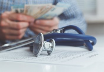 Должны ли отчислять деньги в фонд медстрахования люди, приостановившие ИП
