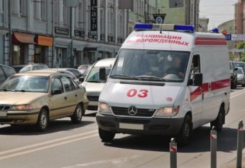 Жүргізушілер назарына! Жедел жәрдемге жол бер!