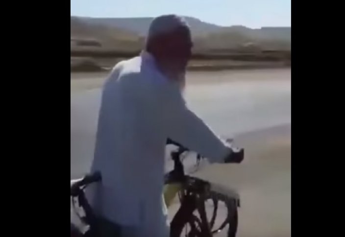ОҚО-да алпыс жастағы қария Меккеге велосипедпен аттанды (видео)