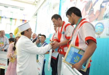 Бас мүфти жүлдесі үшін өткізілген күрес мәресіне жетті (фото)