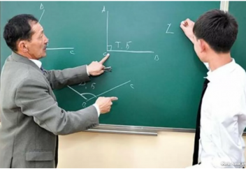 Қазақстан мектептерінде 75 мың ер мұғалім сабақ беріп жүр