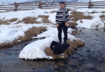 Намазым бар деп ерекшеленіп, менменсуде керек емес !