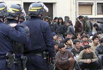 Францияда босқындарға арналған 12,5 мың жаңа орын ашылады