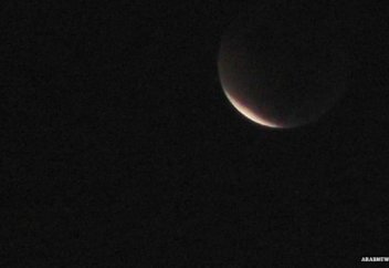 Айдың тұтылуына орай намаз оқылды (ВИДЕО)