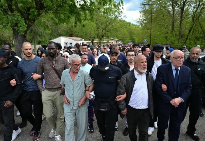 Шокирующие факты раскрываются в деле об убийстве мусульманина во Франции