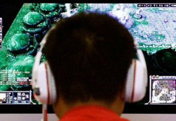 Қытайлық бозбала интернет-тәуелділіктен құтылу үшін қолын кесіп тастады