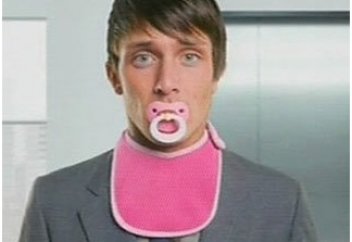 Ресейлік әйелдер ерлерге «ерегесіп» бала таппайды