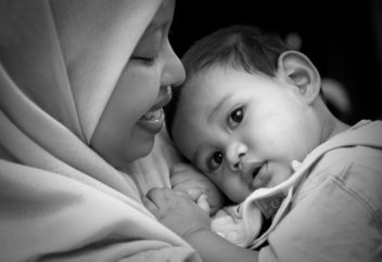 Состав грудного молока и положение грудного вскармливания в ханафитском мазхабе