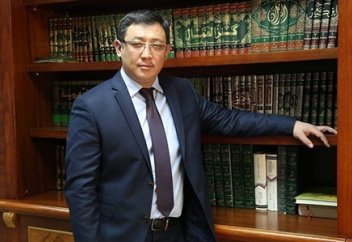 Біздің қоғамға махаббат діні керек