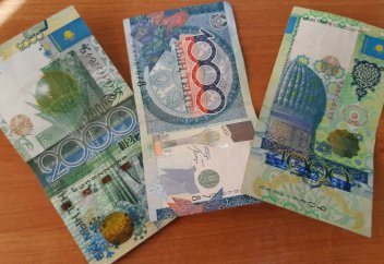 Продавцы не хотят принимать к оплате эти купюры тенге: Что делать