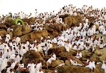 Ара­фат­та тұ­ру (қа­жы­лық­тың екін­ші па­ры­зы)