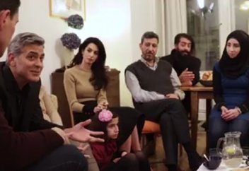 Джордж Клуни встретился с сирийскими беженцами (Фото, видео)