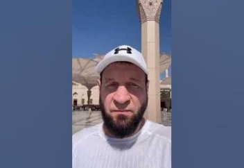 Александр Емельяненко кіші қажылығын өтеді (видео)