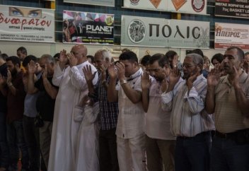 Священникам не дает покоя будущая мечеть Афин