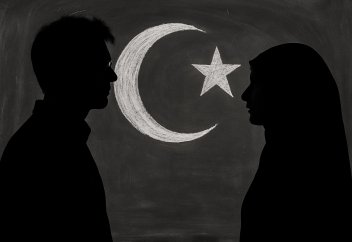 Мүртәд болған адам, тәубе етсе некесін жаңарта ма?