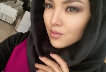 Одна из красивейших моделей надела хиджаб