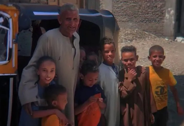 4 жены, 40 детей и около 100 внуков: как египтянин управляется с огромной семьёй