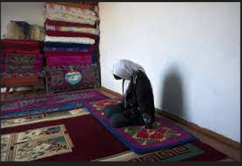 Села сама или затолкали: скандал в Казахстане