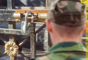 Из-за армии закрывают мечети