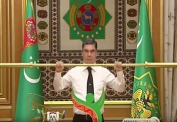 Разное: Поднимающего золотую штангу Бердымухамедова высмеяли на американском ТВ (видео)