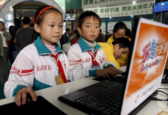 Китай ищет способы борьбы с детской зависимостью от видеосервисов