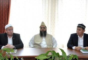 Діни басқармада Үндістанның Бас мүфтиі болды