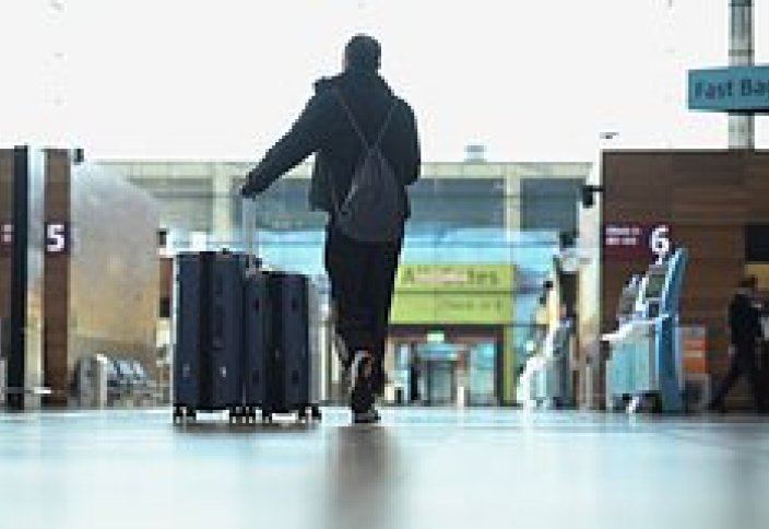 В Германии разрешили мужчинам покидать страну без согласования