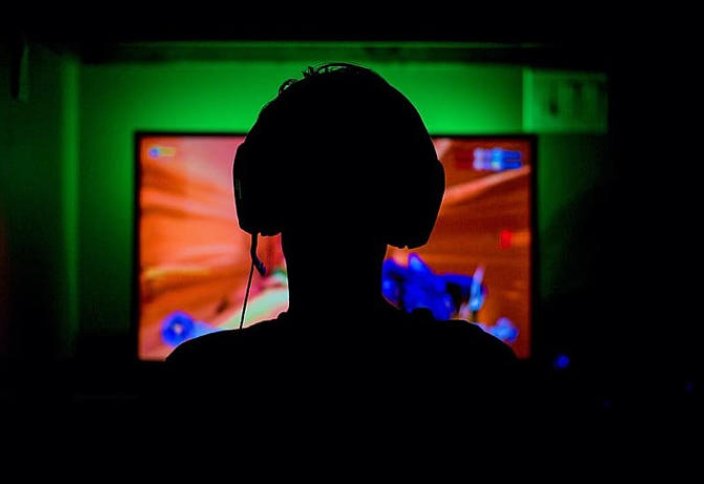 Рост китайского подростка замерзает на уровне 1,38 м после многих лет игр за одну ночь