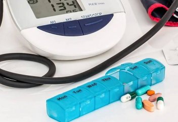 Кому из родственников казахстанцы смогут передать пенсионные на лечение. Как передать пенсионные накопления управляющим компаниям. Инструкция